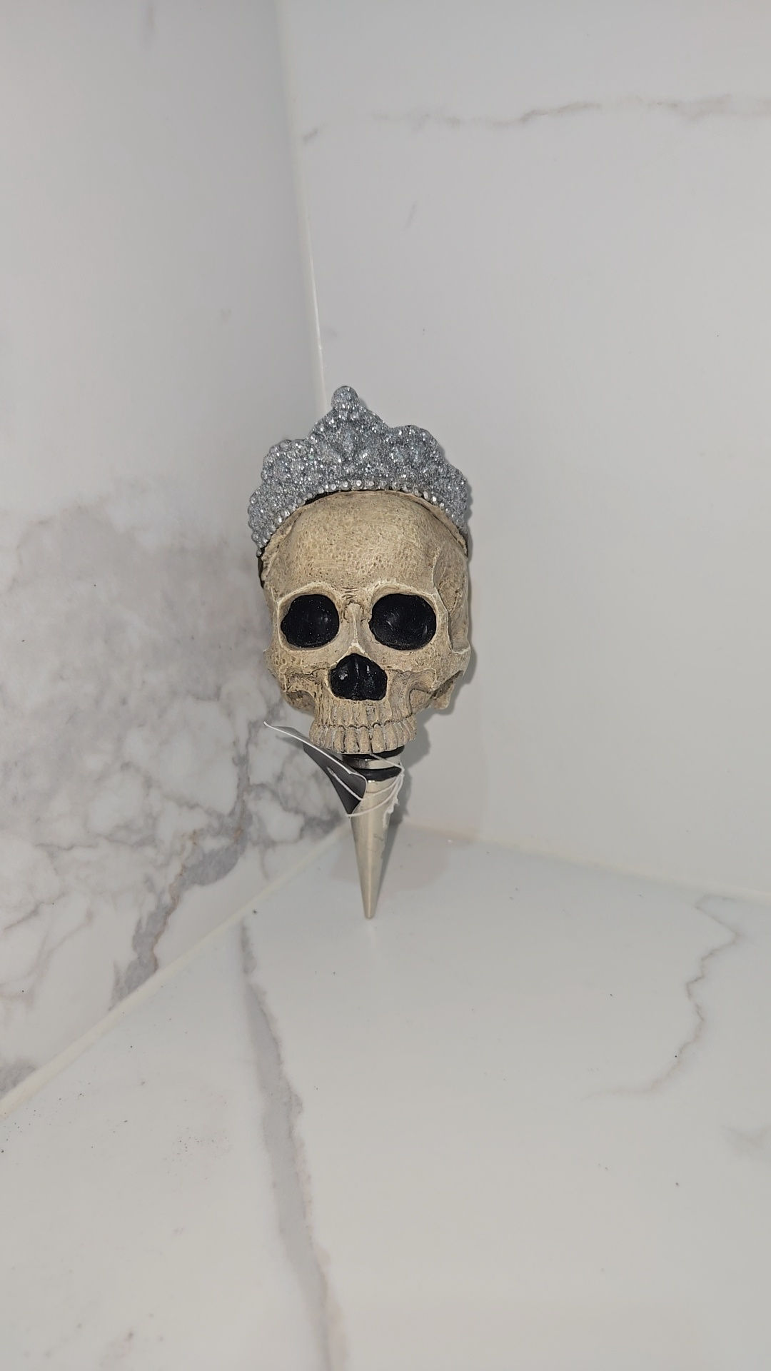 6" Gothic Halloween Wine Stopper Skull