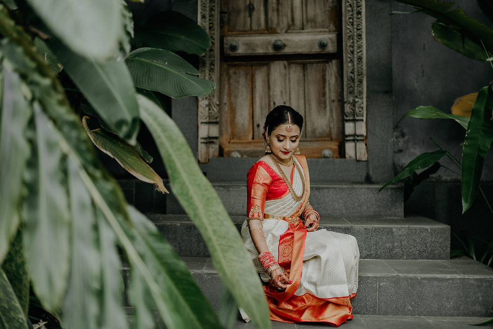 Candid Indian bride wedding pictures with parents emotional hug