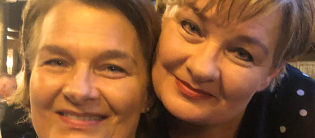ФОТО | „Засекогаш млади“: Маријана и Росана по повеќе од 30 години снимаат заеднички спот