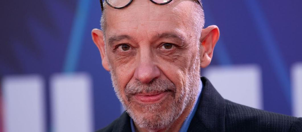 „Златна камера 300“ за животно дело за Бруно Делбонел, кинематограферот на „Амели Пулен“; 45. „Браќа Манаки“ од 21 до 27 септември во Битола