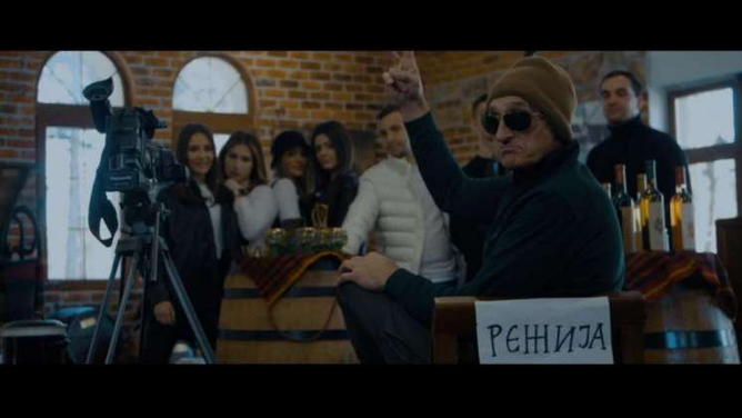 Безвременскиот хит „Johnny B. Goode“ на Чак Бери доби кавадаречка верзија