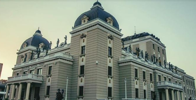 По обилните дождови Македонскиот народен театар повторно поплавен