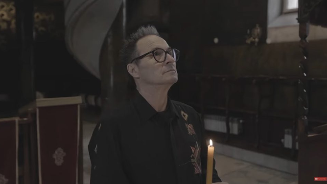 (ВИДЕО) Најпрепознатливата празнична песна со нова верзија: „На Велигден“ во ново духовно руво