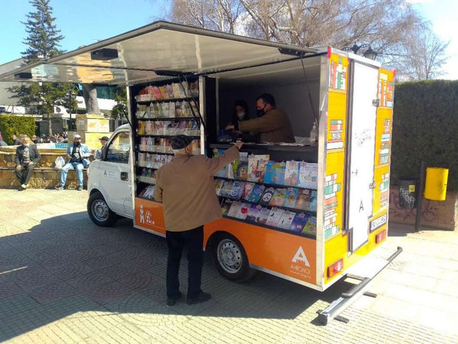 Книжарницата на тркала „Антолог“ во Куманово