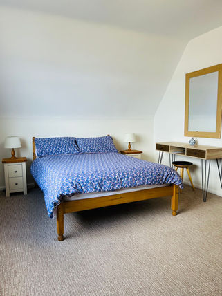 First floor double bedroom in Pier Cottage