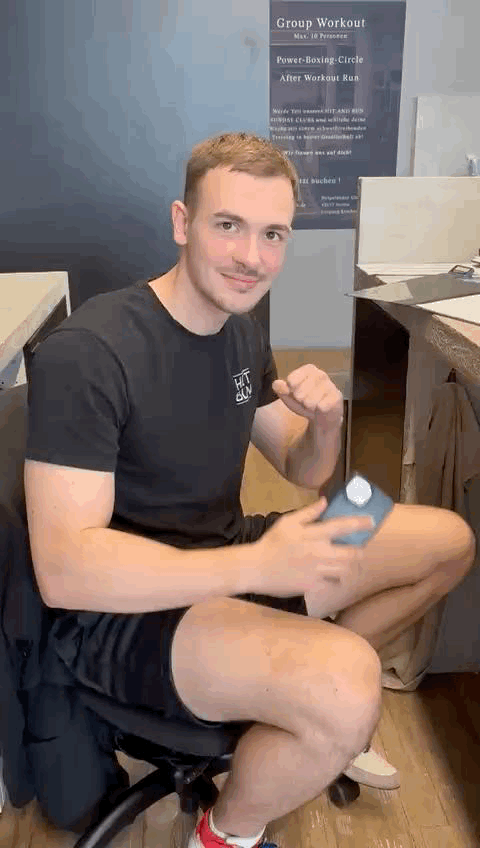 Jonas Schulze portrait gif.gif