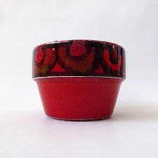 Poole Pottery Delphis small indoor plant pot holder planter, 1970s. Shape 72, red. Signed CB - Cynthia Bennett 1971-77. Abstract art, retro