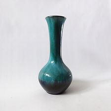 Vintage Blue Mountain mid-century 8.5" tall vase. Pottery ceramic moss/forest green + black, drip glazed. Modernist mid century, 1970s retro