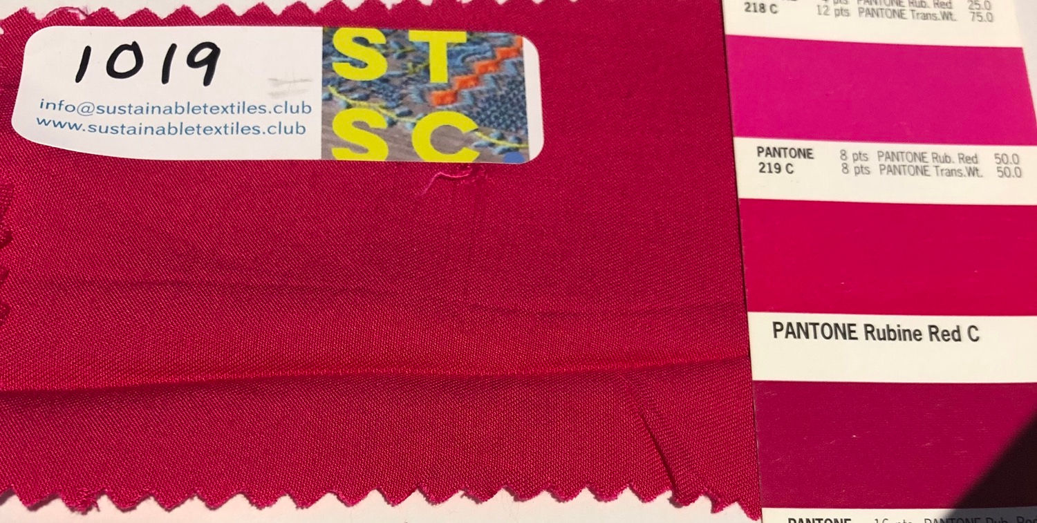 19 MODAL™ Twill. 135gsm. Fuschia Pantone 220C