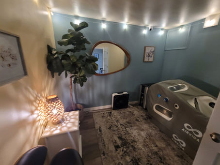 AIRVIDA hyperbaric chamber room at Seattle Hyperbarics in Ballard