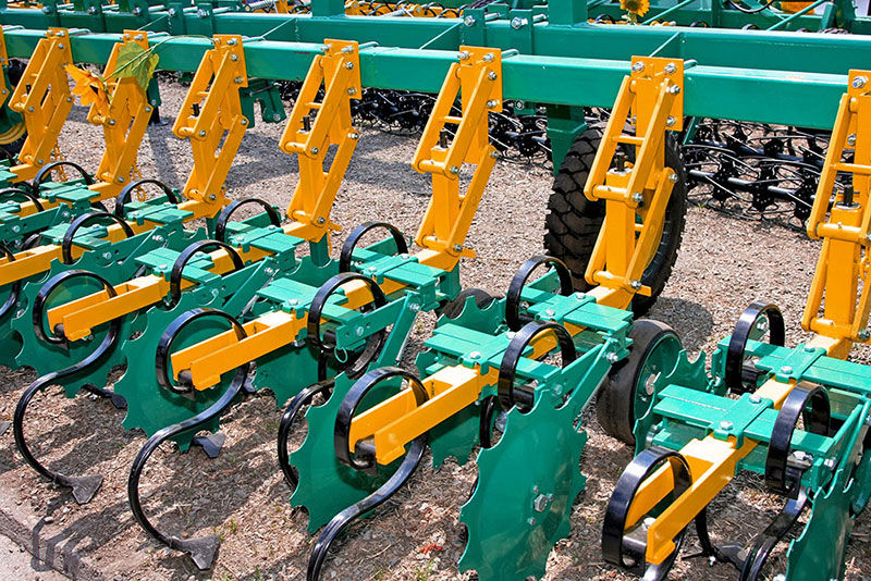 Máquinas e equipamentos agrícolas