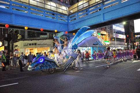 飛炫魚花車 (1).JPG