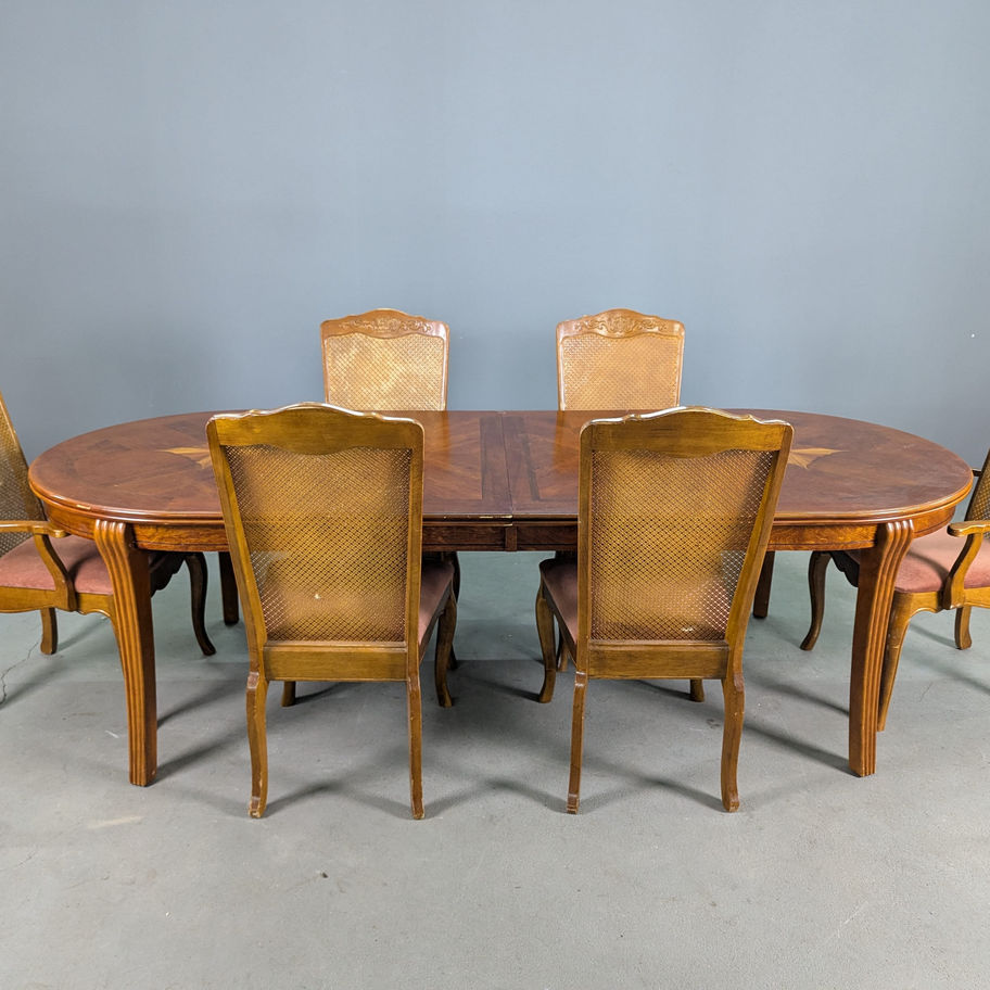 Valgomojo komplektas su išskleidžiamu stalu ir 6 kėdėmis