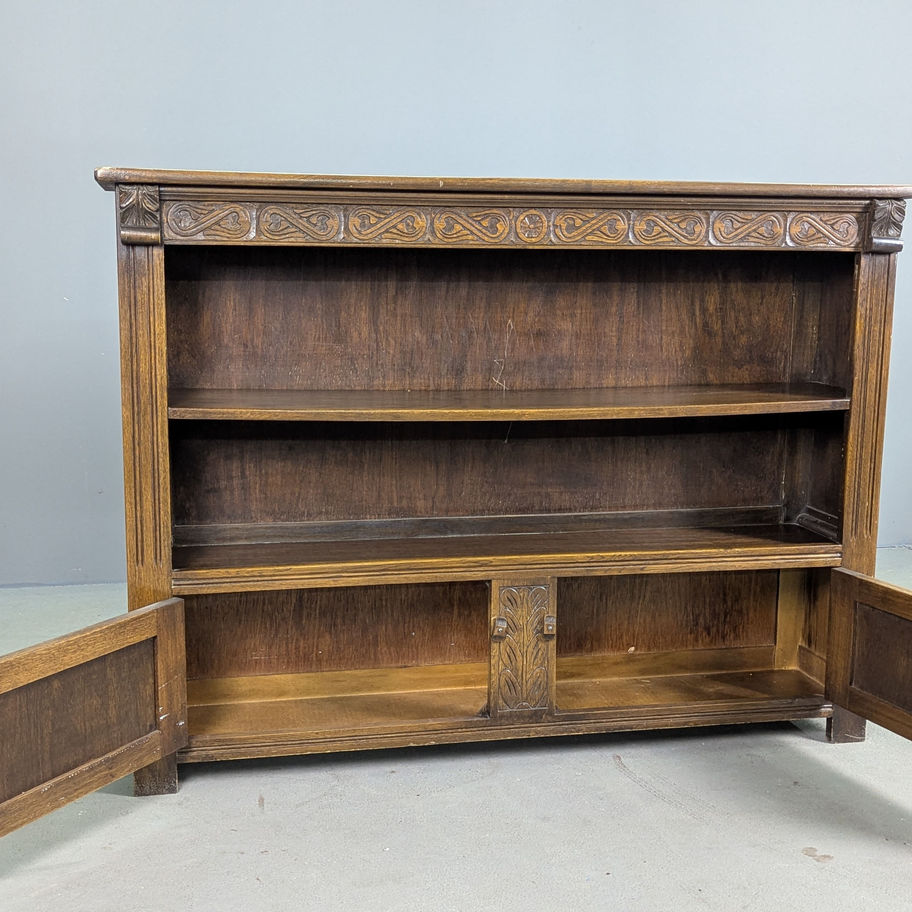 Ąžuolinė knygų lentyna