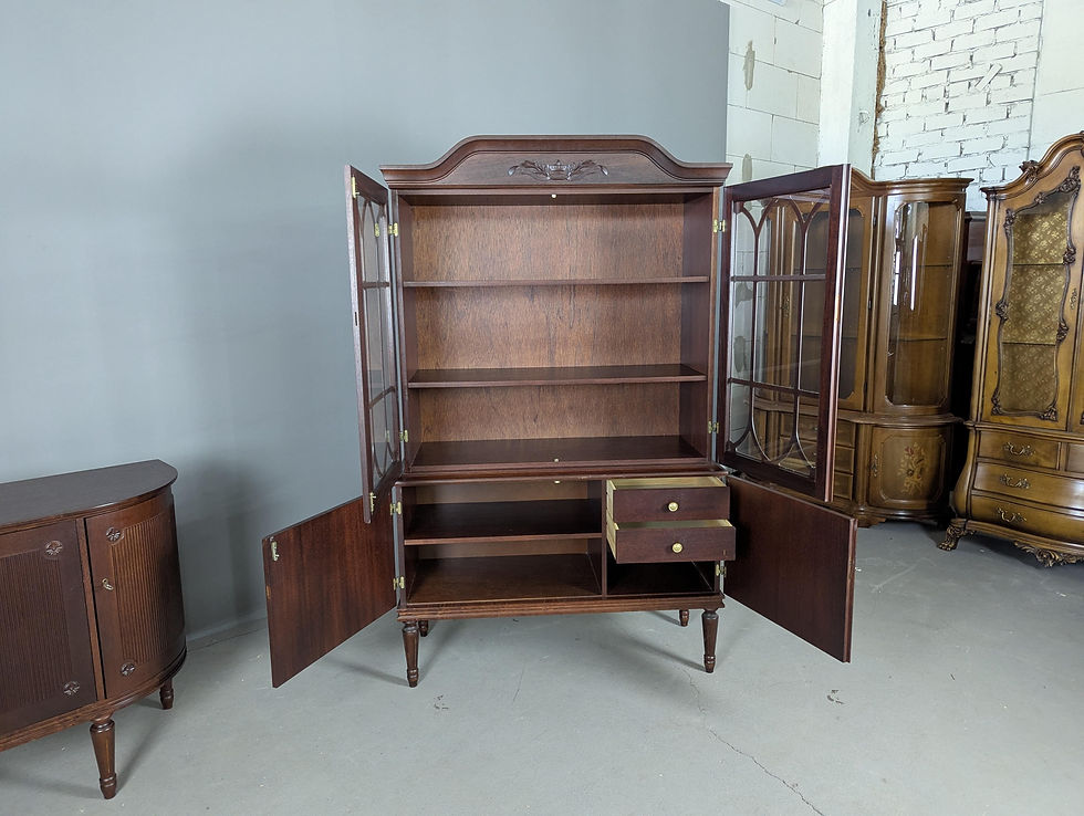 Elegantiška Gustavian stiliaus indauja