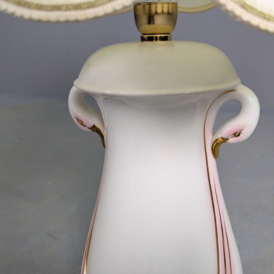 Porcelianinė lempa su flamingų rankenėlėmis