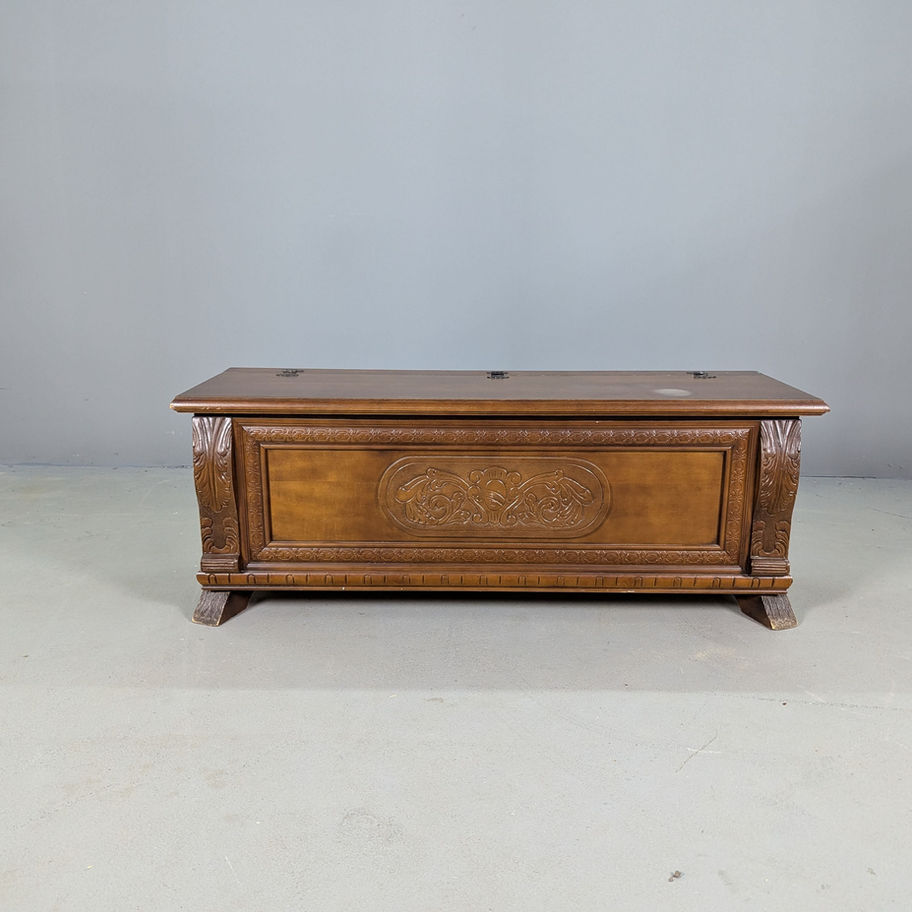 Naudoti baldai, antikvariniai baldai, medinė skrynia