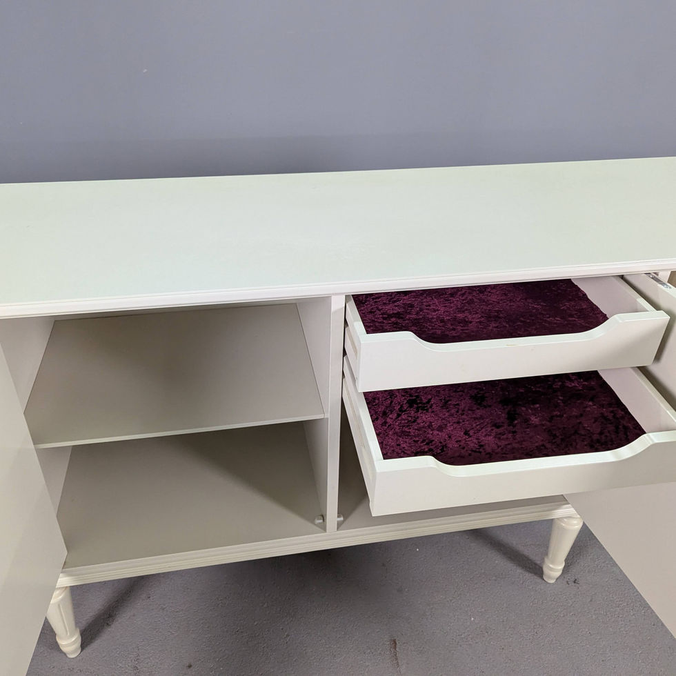 Gustavian stiliaus komoda