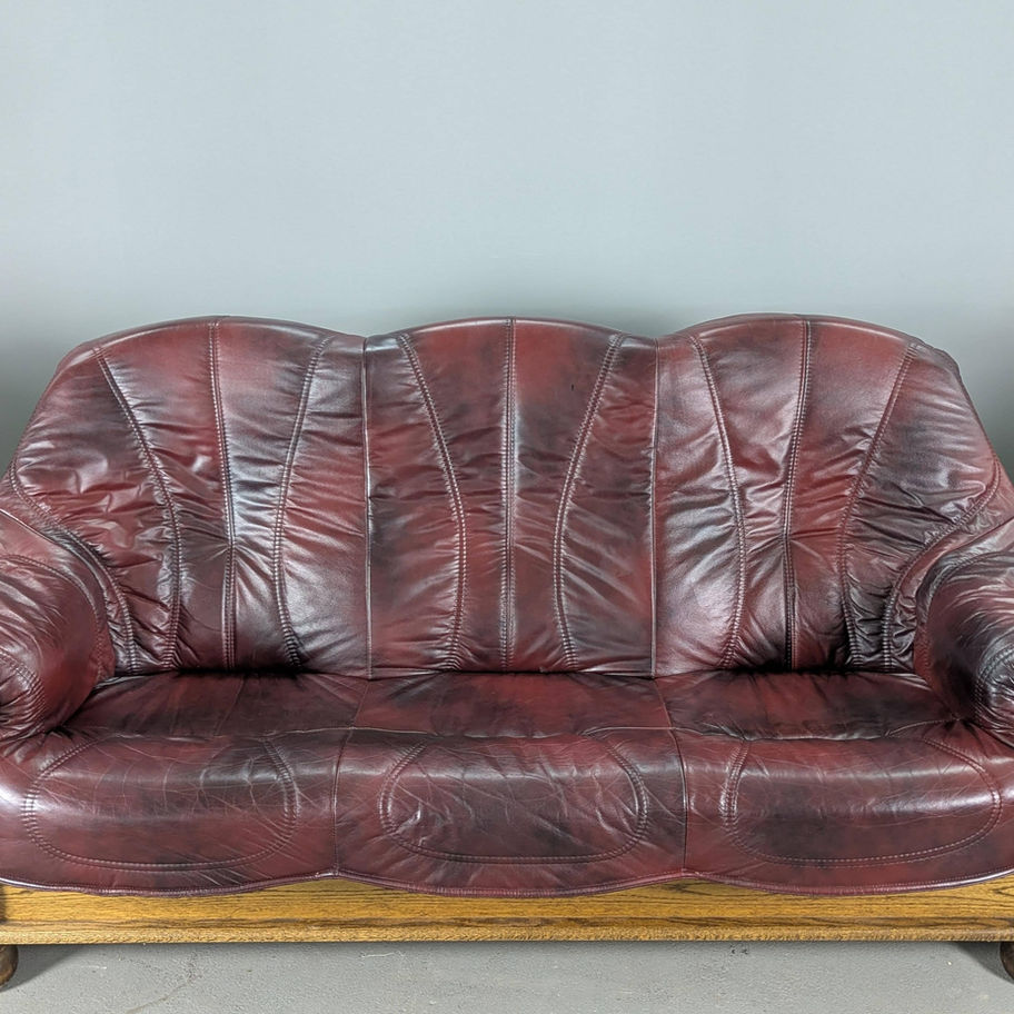 Odinių baldų komplektas