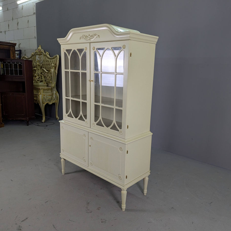 Gustavian stiliaus indauja