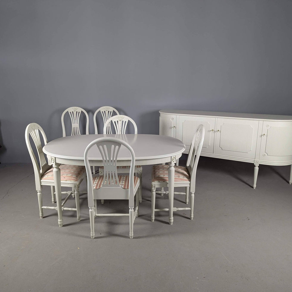 Elegantiška Gustavian stiliaus komoda