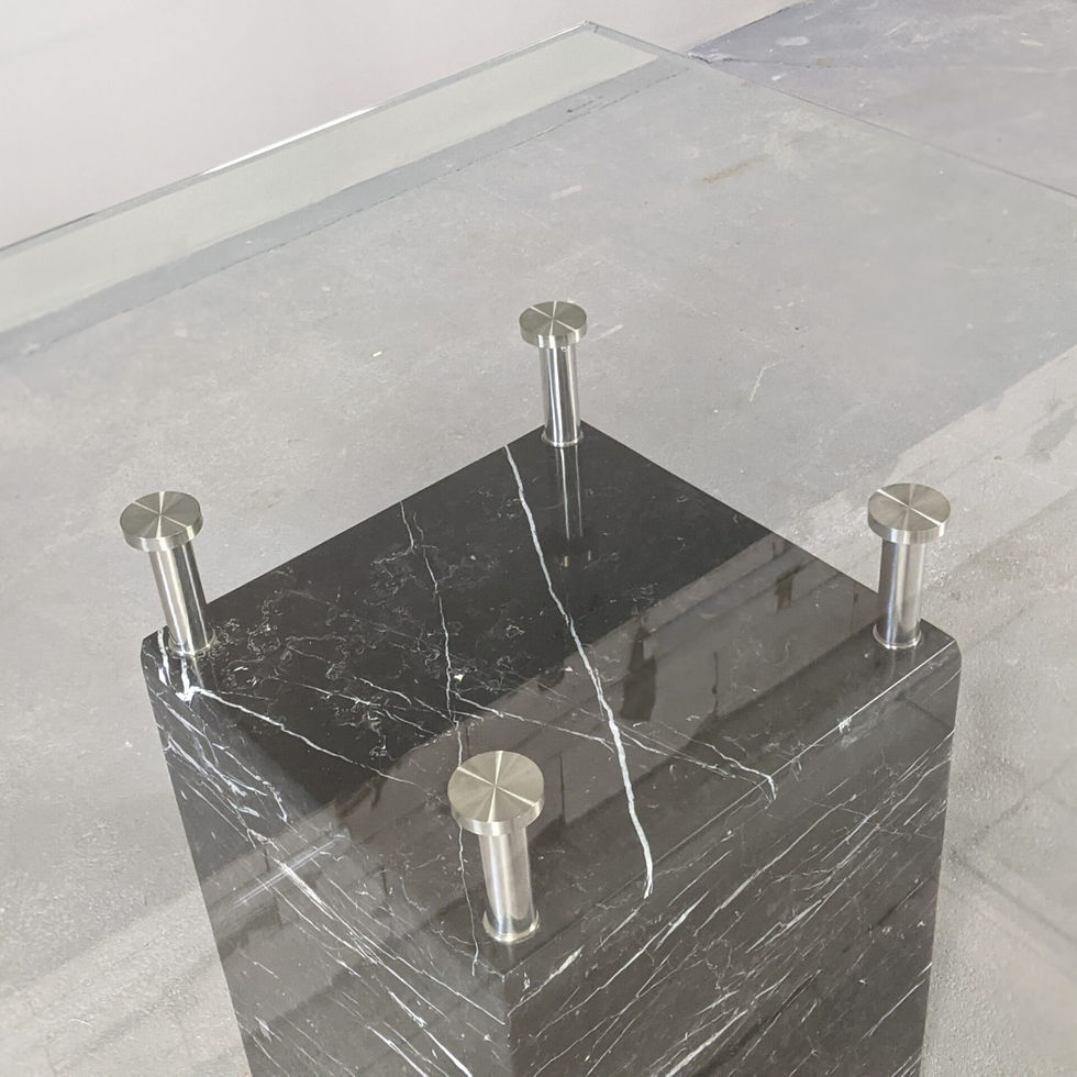 Stiklinis valgomojo stalas