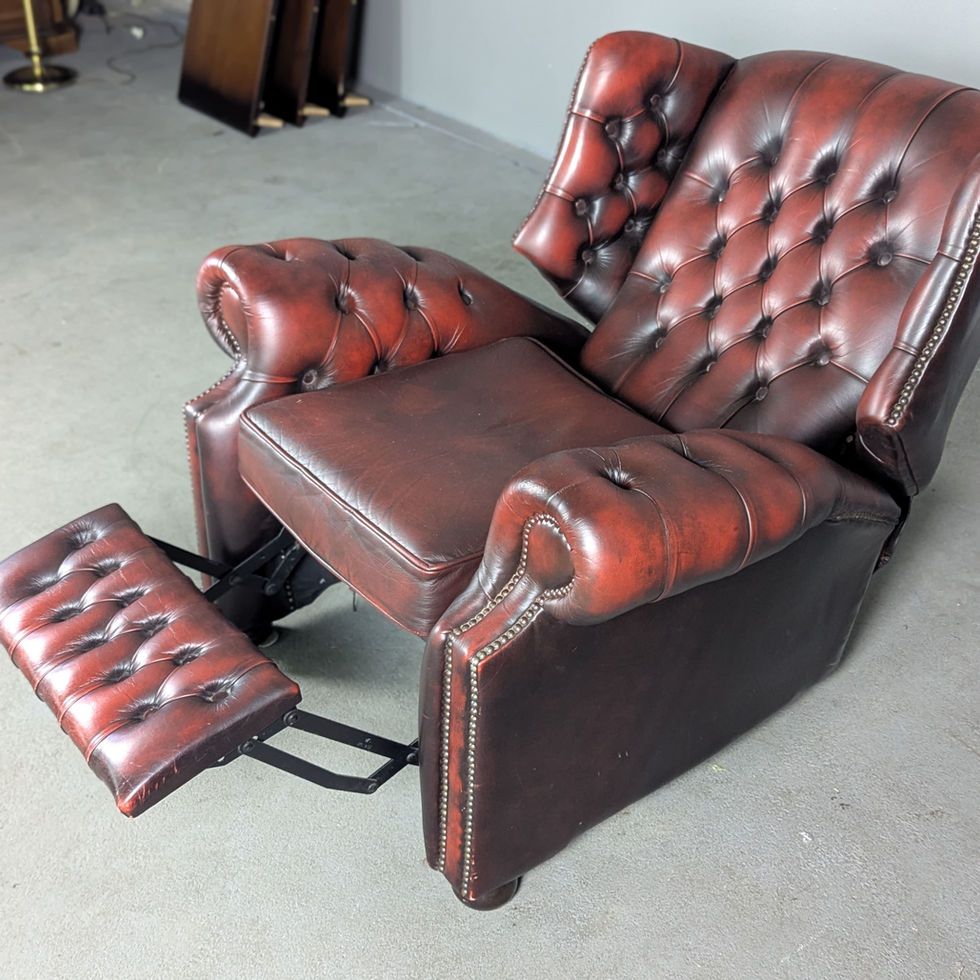 Chesterfield stiliaus odinis fotelis–reglaineris