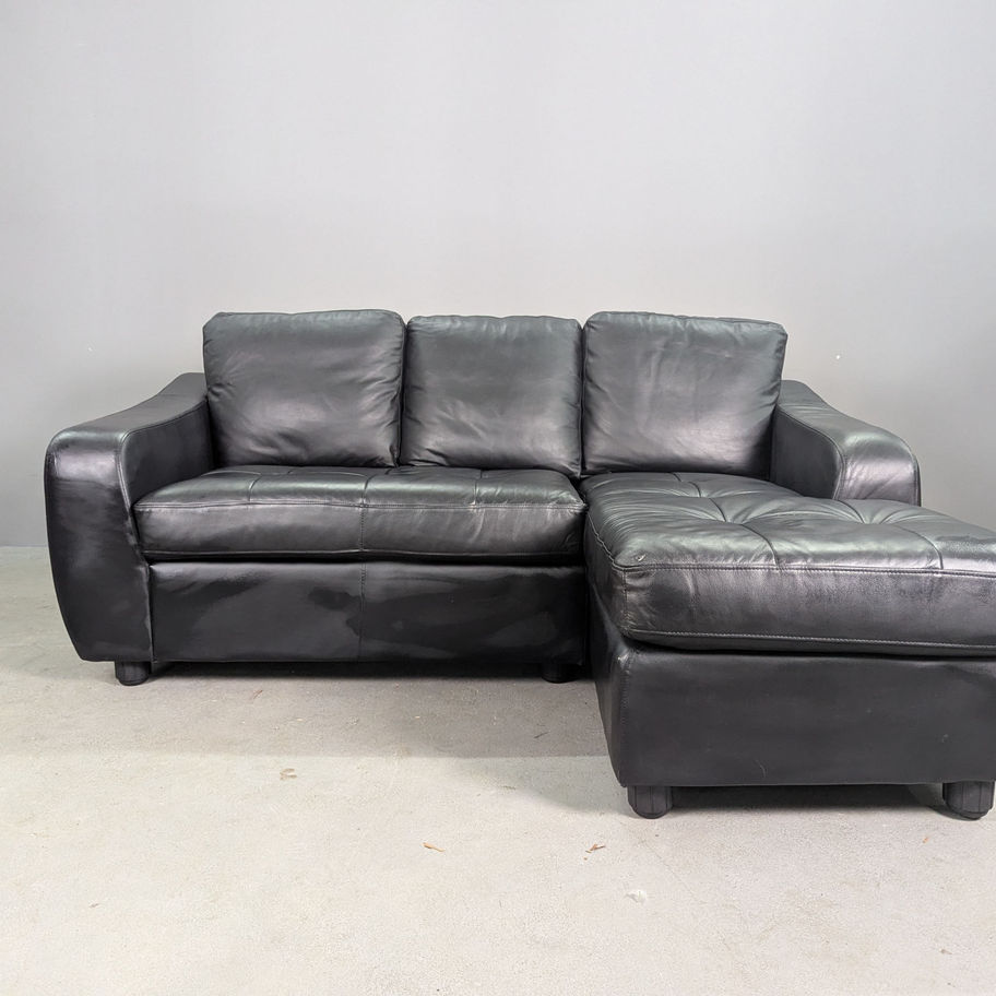 Nedidelis juodas odinis minkštas kampas