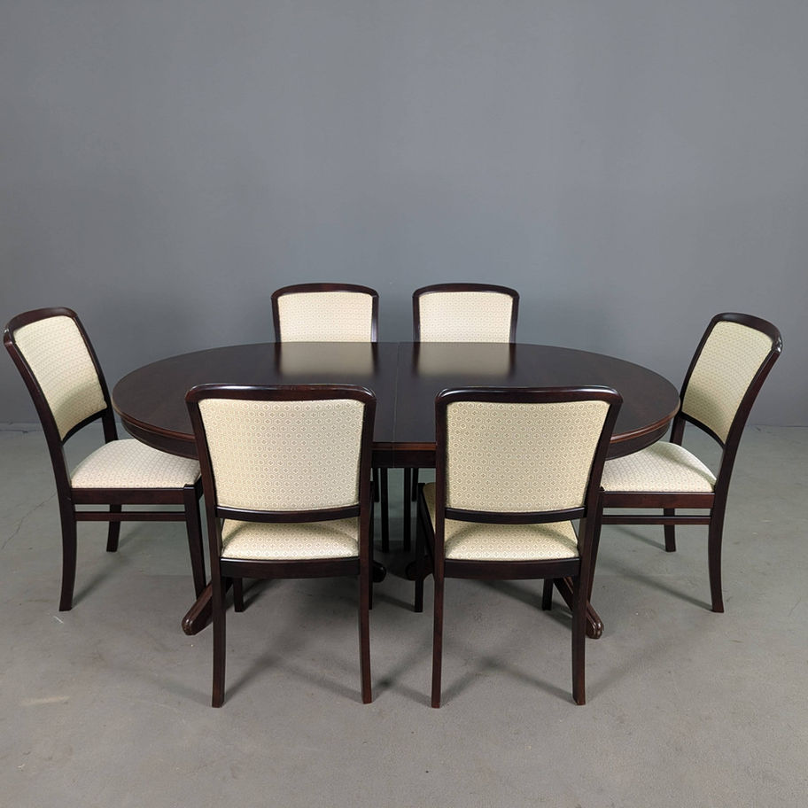 Elegantiškas, santūrios klasikos valgomojo komplektas