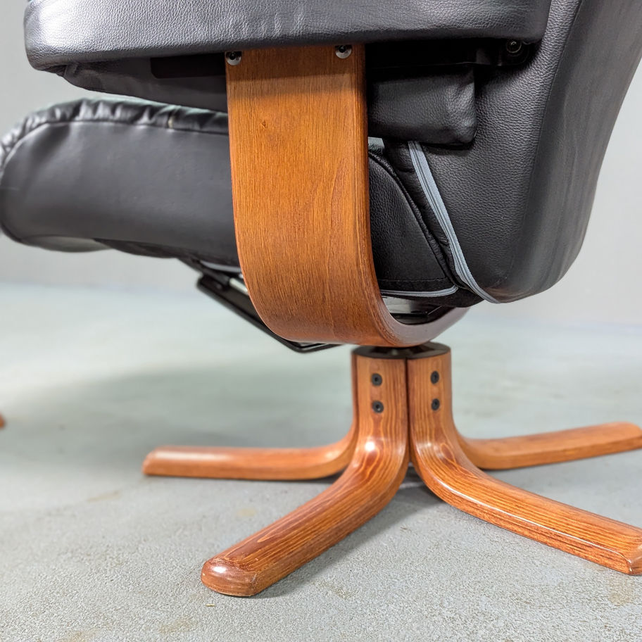 Odinis reguliuojamas krėslas su medine kojele