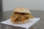 Frikadelle mit Zwiebel im Brötchen 4,00 €