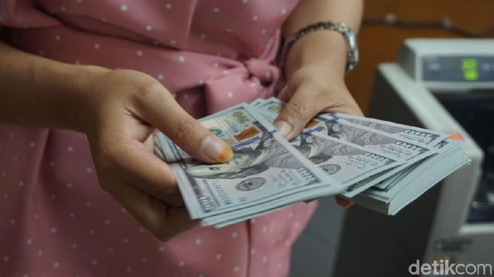 PT KONTAK PERKASA | Hari Terakhir 2019, Dolar AS Berada di Rp 13.859