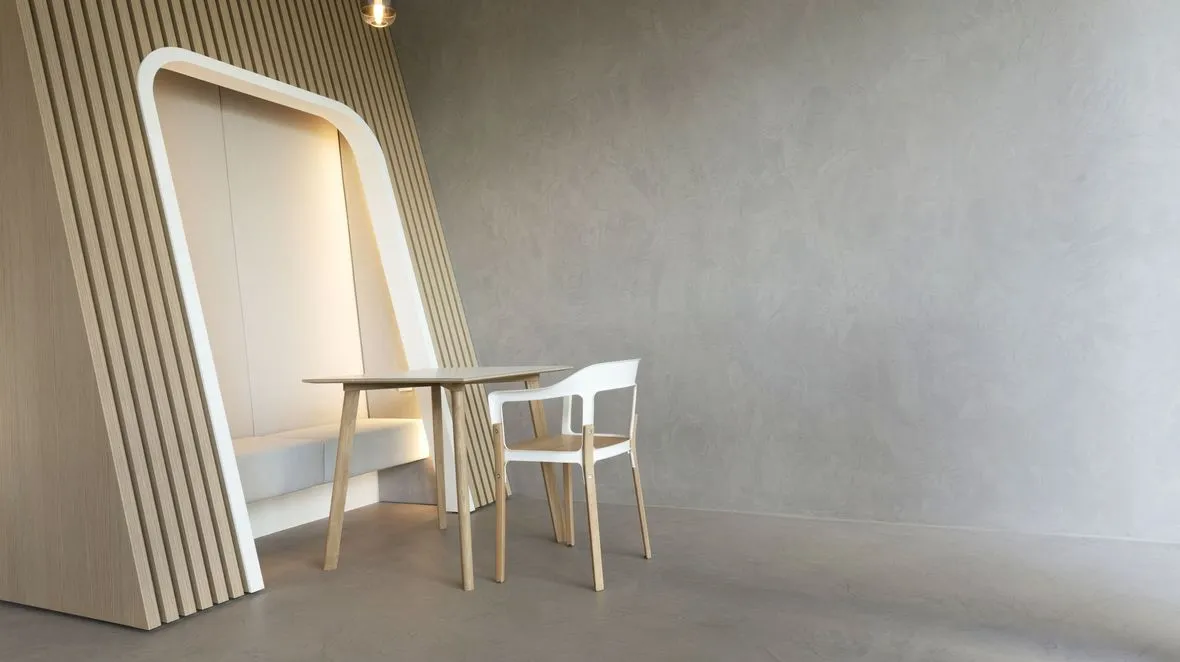 Ga je voor de betonlook? Deze decoratieve manier van stucwerk als wandafwerking kent geen nadelen en is makkelijk in onderhoud.