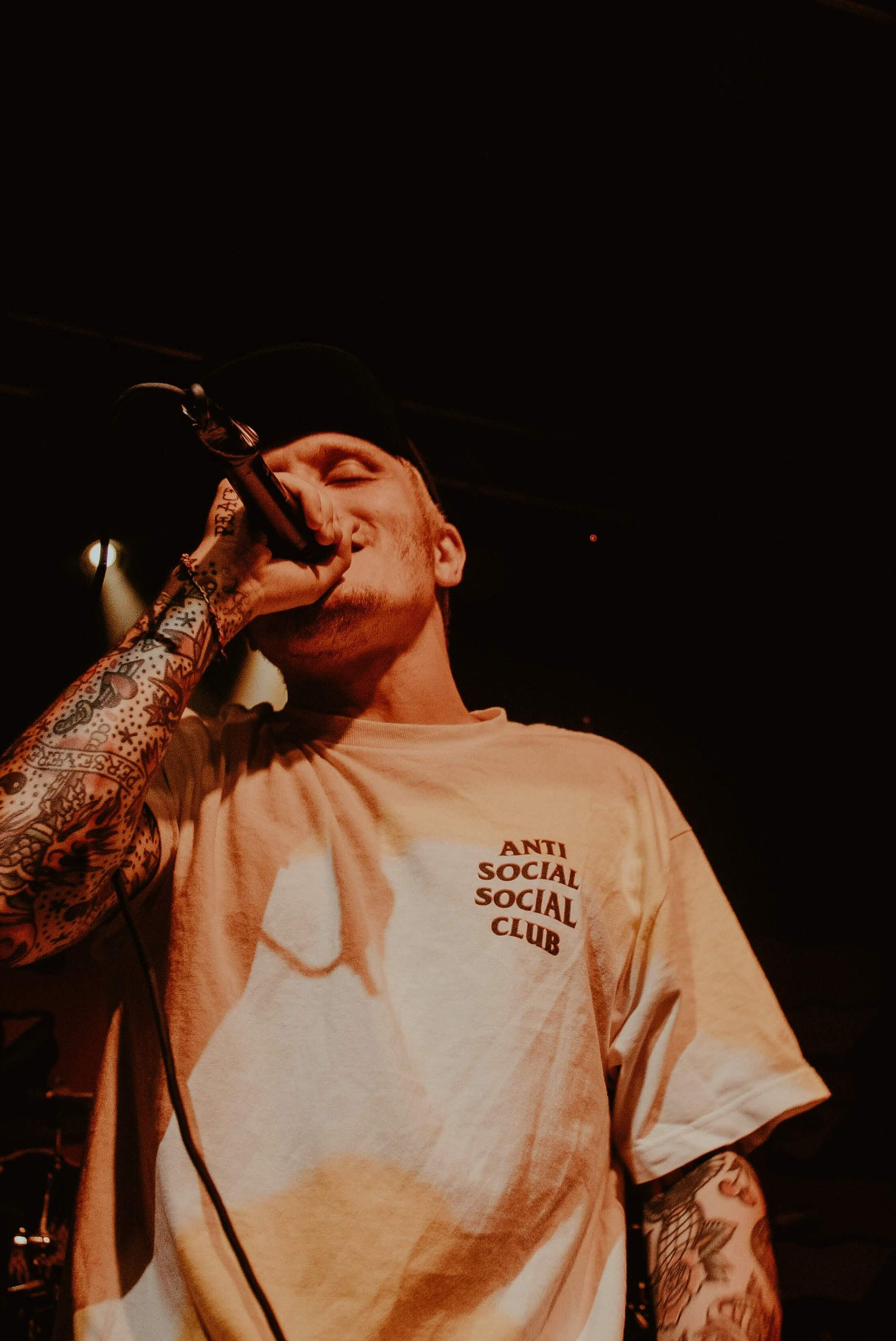 neck deep