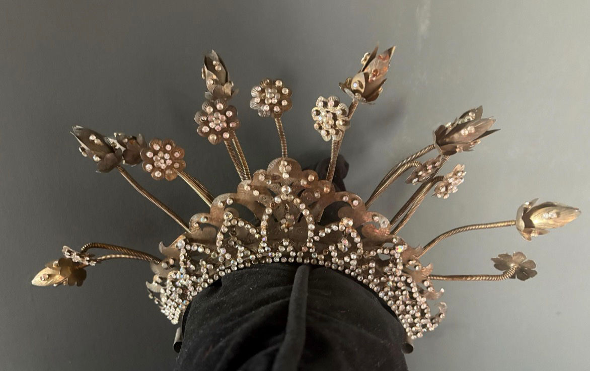 Antique bridal headdress bunga goyang shaking tremble flowers crown ceremonial
