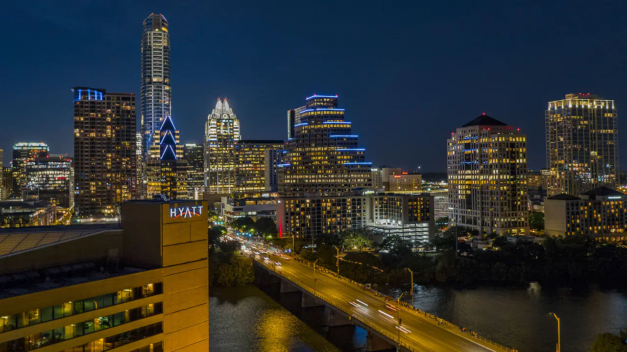 Hyatt-Regency-Austin-P138-Exterior-Night.16x9.webp