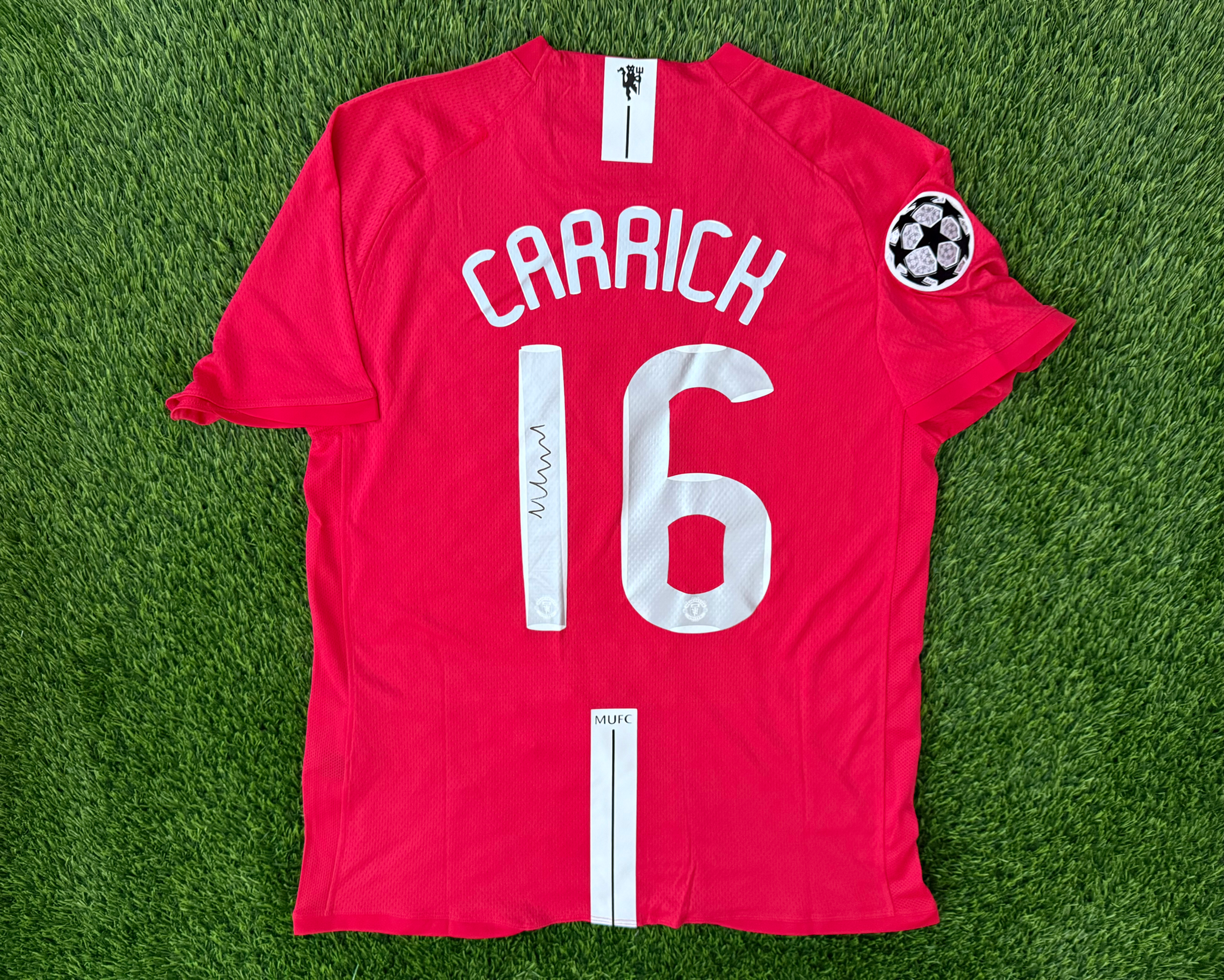 Michael Carrick Signed Manchester United 2008 Champions League Winners Shirt