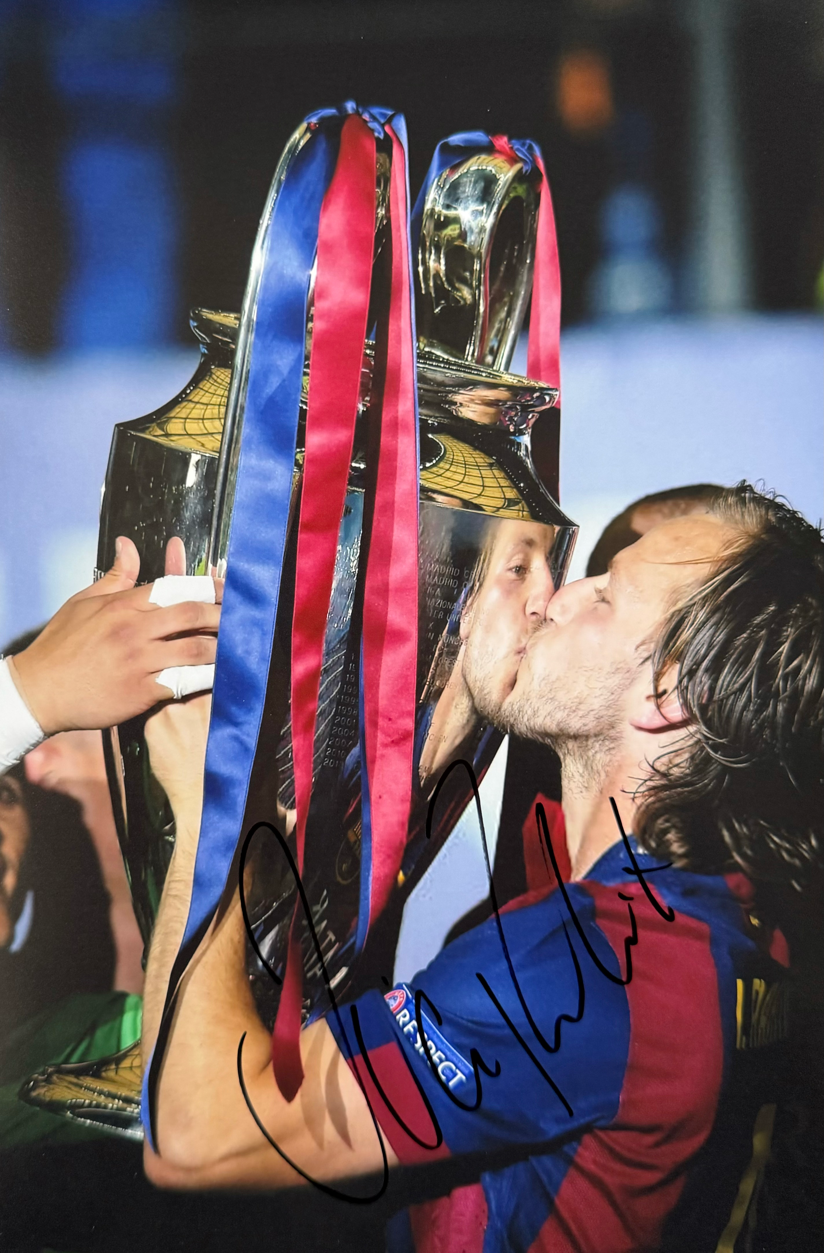 Ivan Rakitić Signed Barcelona A4 Photo (6)