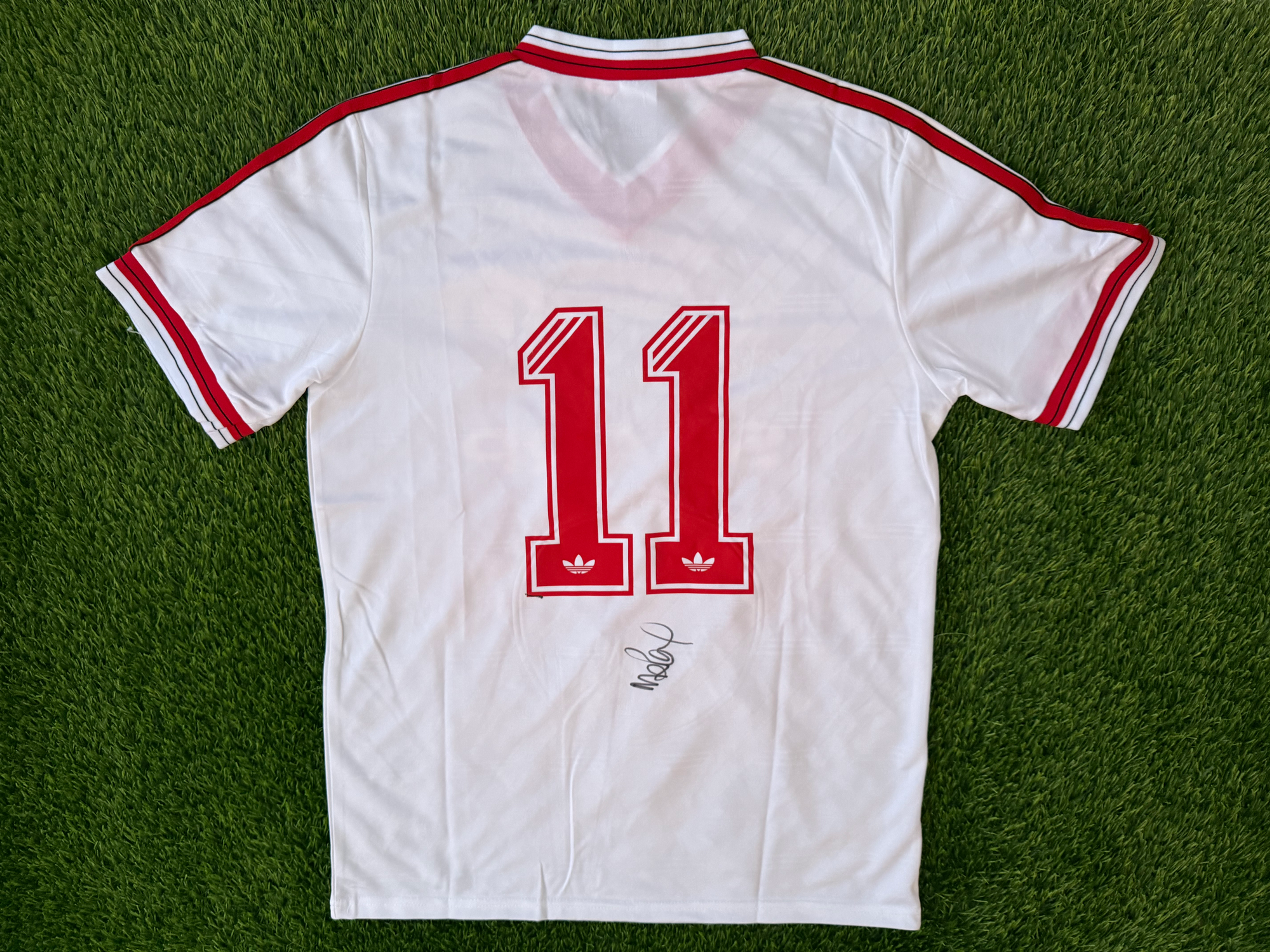 Mark Robins Signed Manchester United 1991/1992 Shirt (4)