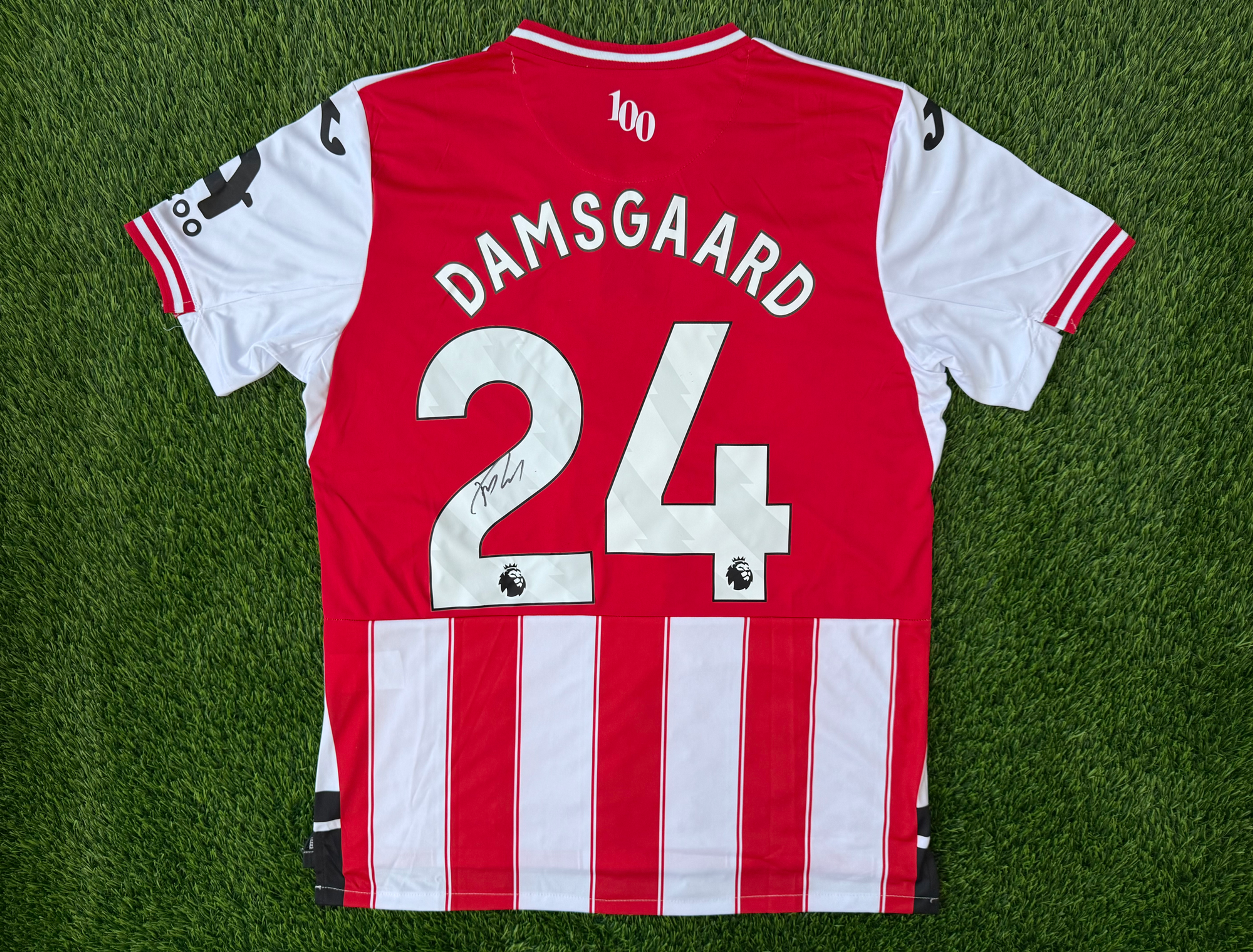 Mikkel Damsgaard Signed Brentford 2025/2026 Shirt (2)