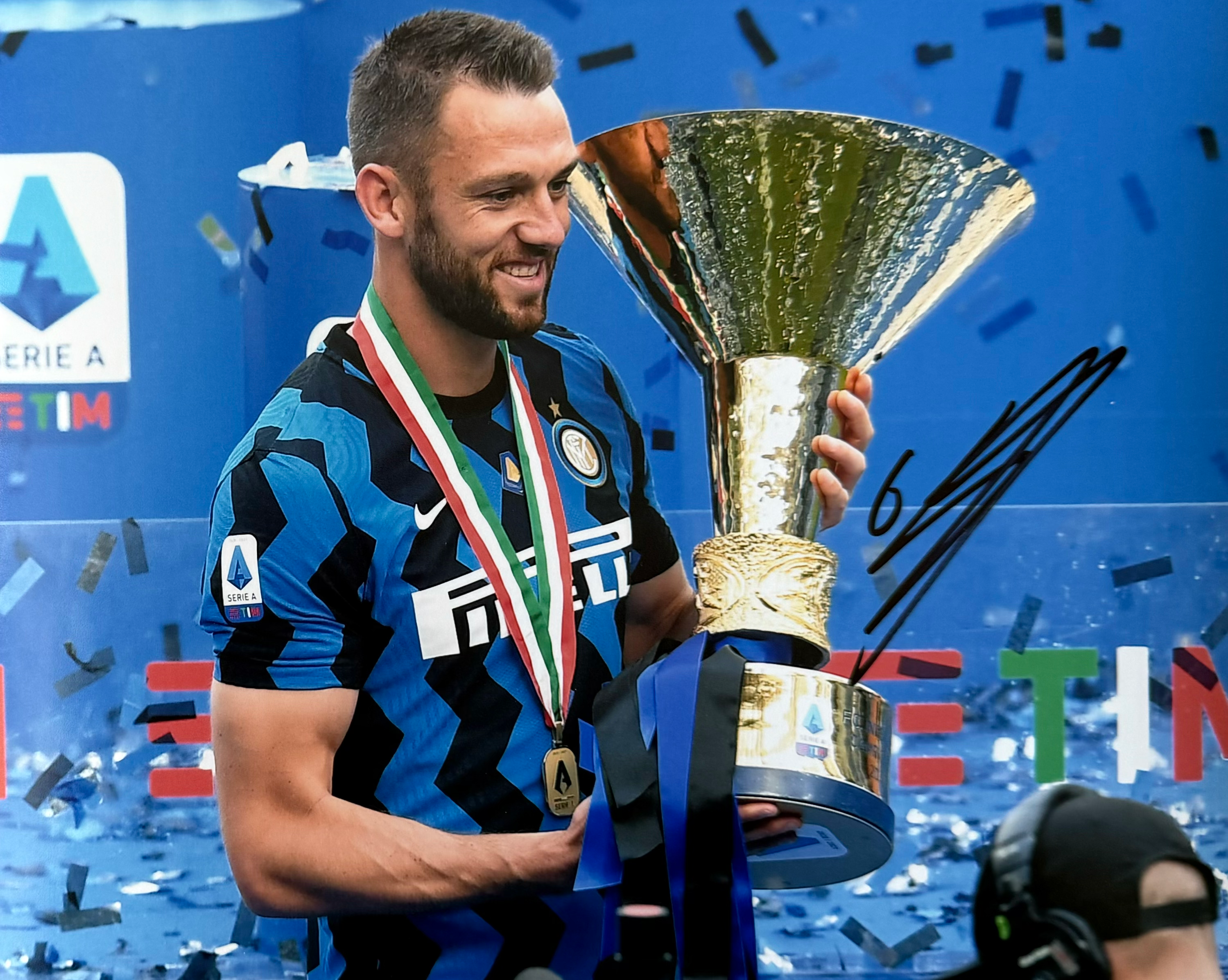Stefan de Vrij Signed 10x8 Inter Milan Photo