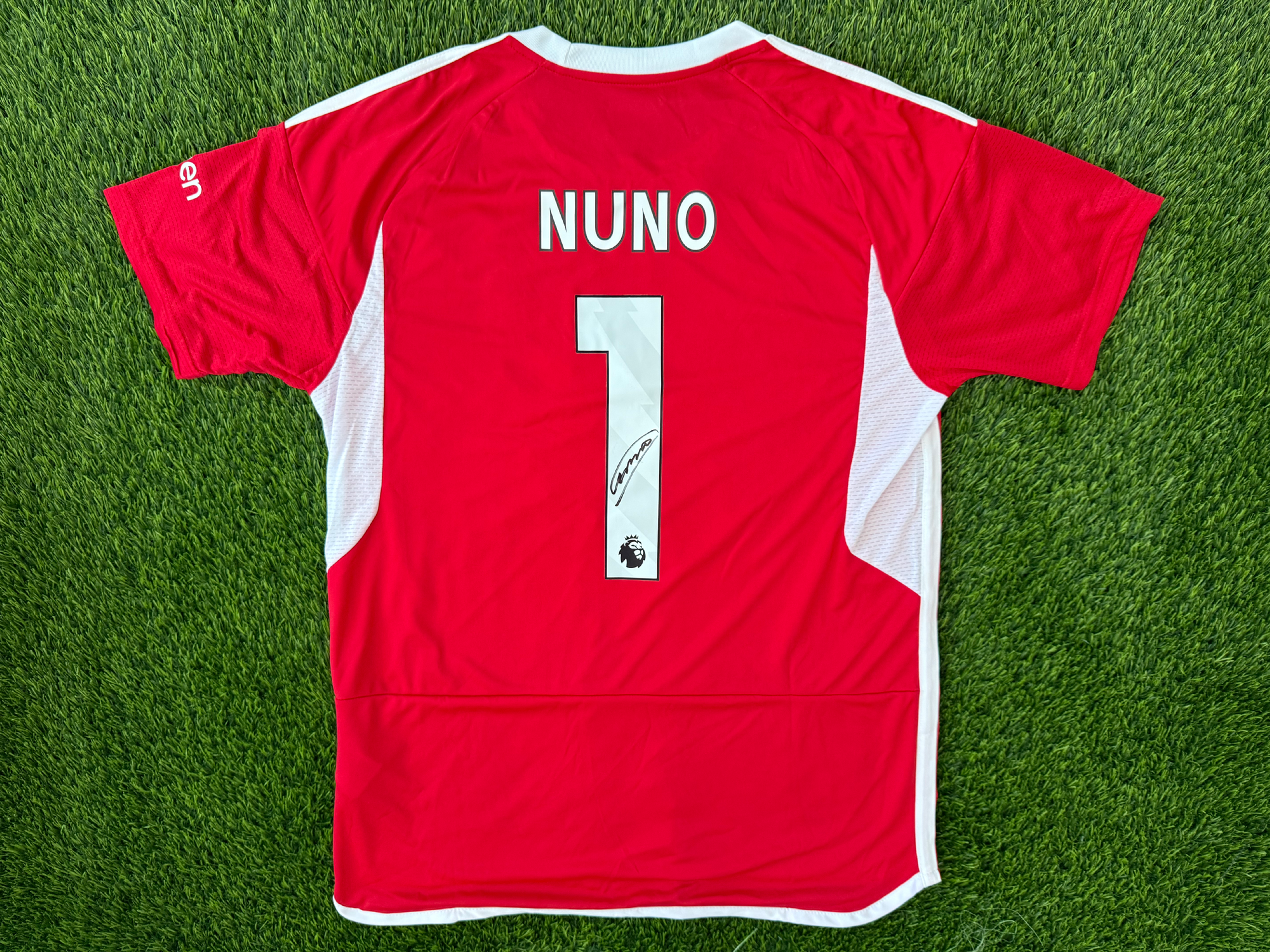 Nuno Espírito Santo Signed Nottingham Forest 2025/2026 Shirt
