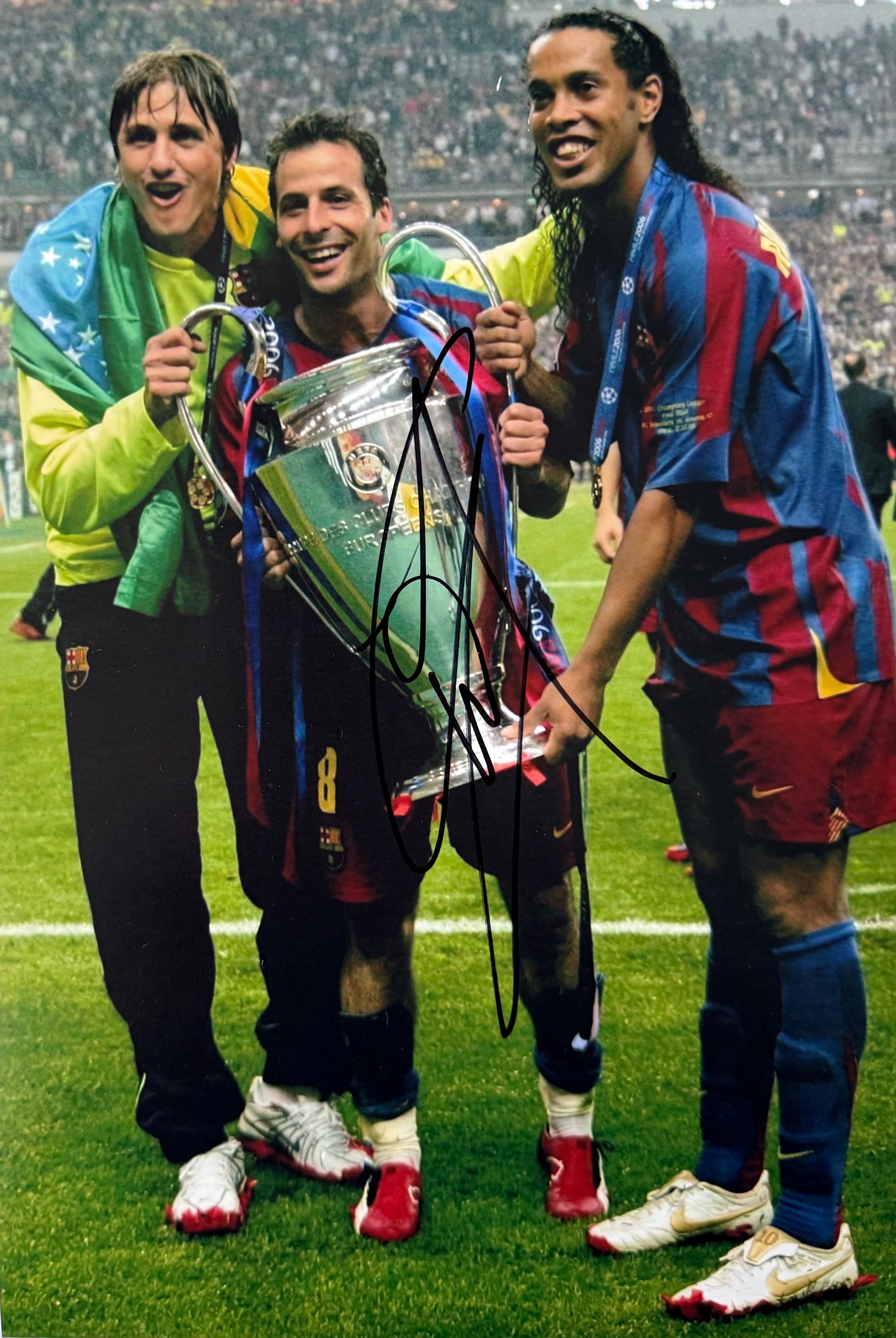 Ludovic Giuly Signed Barcelona A4 Photo (3)