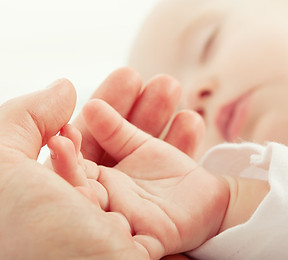 Main de bébé