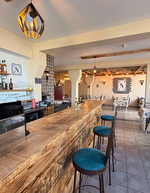 bar