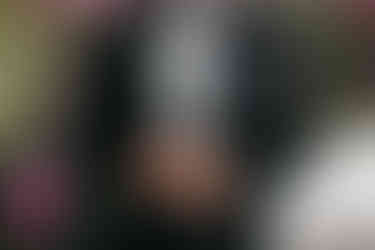 groom wearing a Black Tux for an Amalfi coast wedding