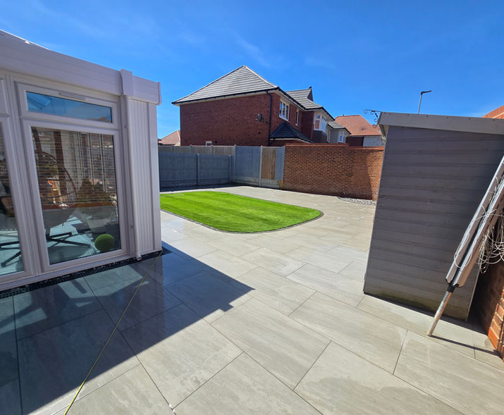 Patio, landscaping, landscape contractors, patio builders, porcelain patio, artificial grass, astroturf