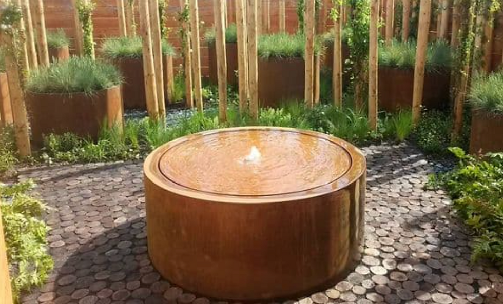Thumbnail: Water Table Features in Corten Steel