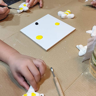 proceso de pintado abejas