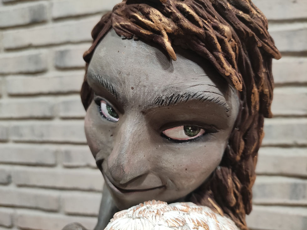 Escultura de mirada de deseo de mujer.
